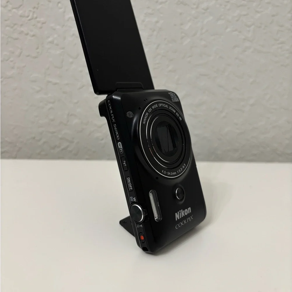 Nikon COOLPIX S6900 Black Digital Camera